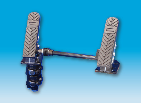 Two pedal type brake valve リンク式ブレーキバルブ